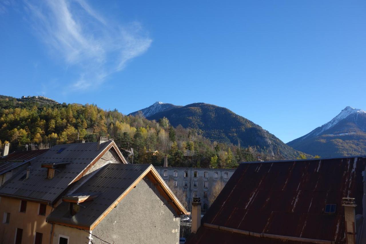 Chez Petit Louis- Appart Centre Ville Jusqu'A 6 Personnes Briançon Exterior foto